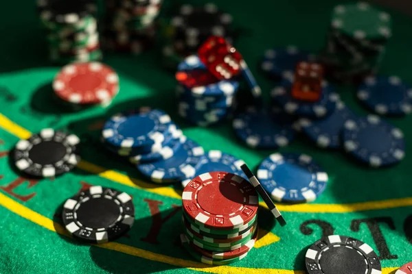 dewa999 Hot Pot live-dealer table showing cards, players, and betting interface